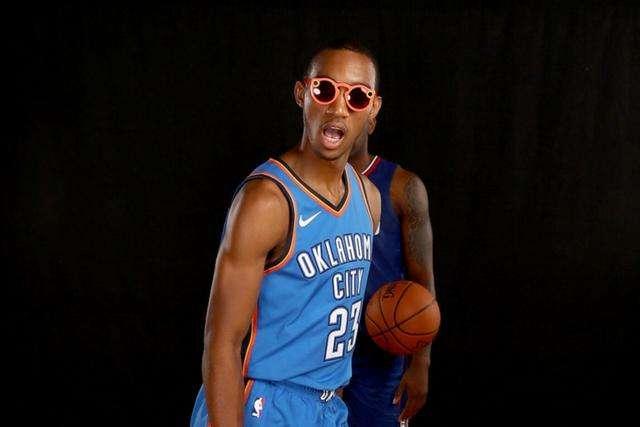 杜兰特11分太阳负雄鹿 阿德巴约三分绝杀活塞